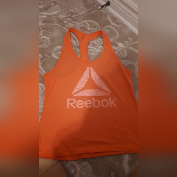 2 for 35 Two tank tops , reebok - Picture 3 of 4